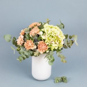 ramo de flores con claveles para que la casa huela bien