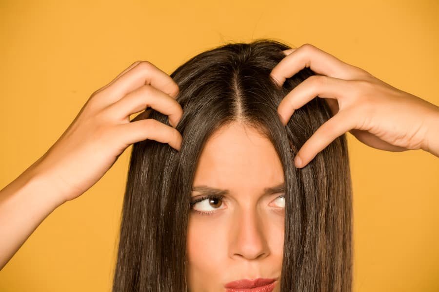 ¿Picor en la cabeza? Descubre qué le pasa a tu cuero cabelludo 1 picor en la cabeza