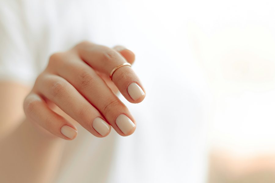 Cómo endurecer las uñas fácilmente: Trucos y productos