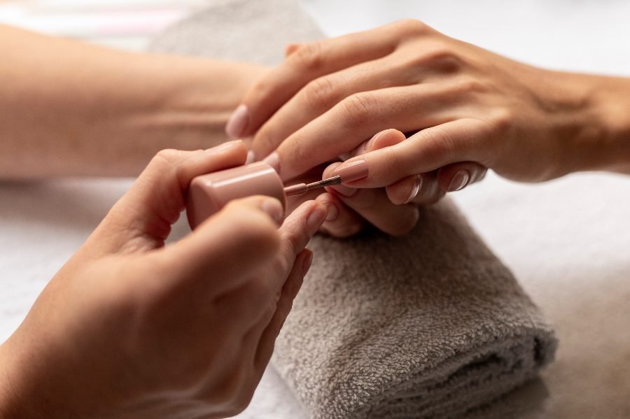 manicura semipermanente prohibida